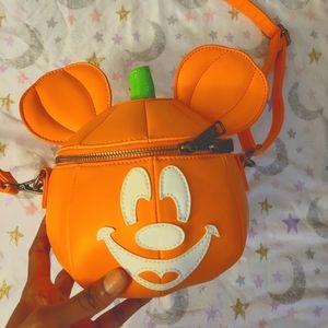 Loungefly Mickey Pumpkin Bag - Glows